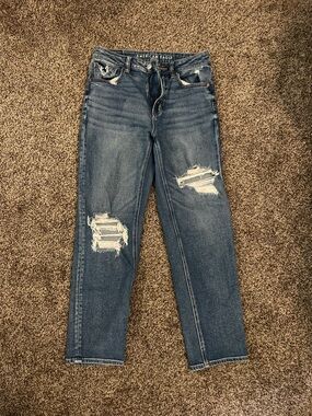 American Eagle stretchy straight leg mom jean